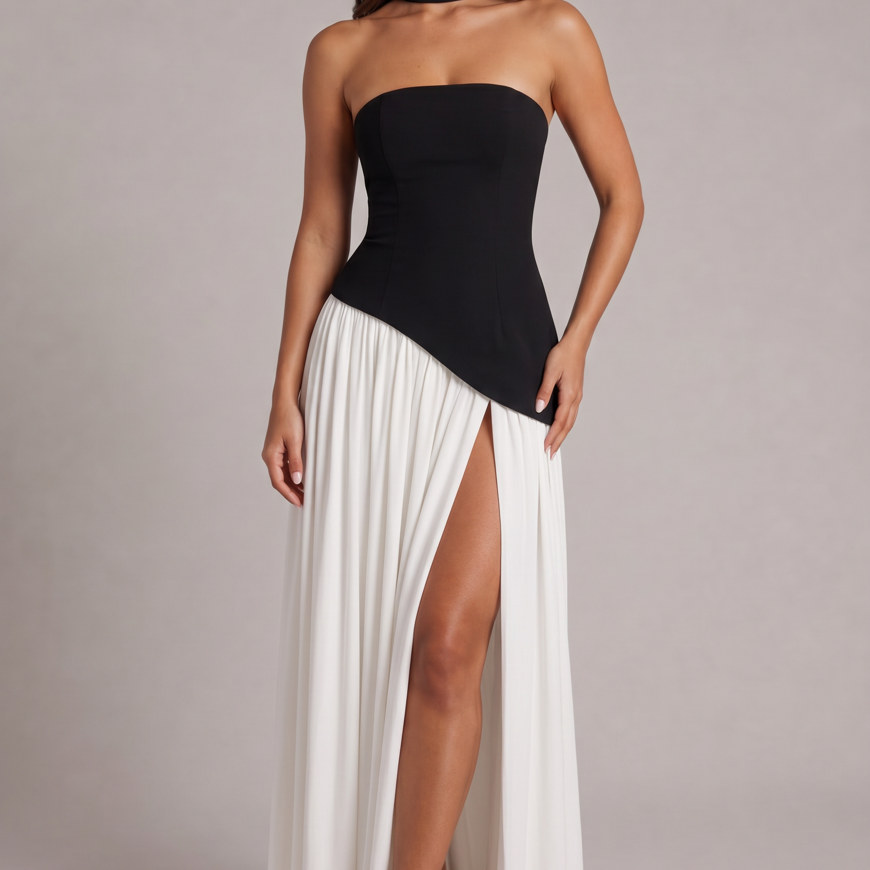 Carlena | Elegancka Sukienka Maxi Bez Ramiączek z Wysokim Rozcięciem i Szalem